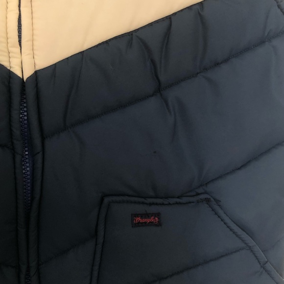 RARE VINTAGE DEADSTOCK - 70s Vintage Wrangler Puffer Vest - Still has Tags! - Picture 9 of 12